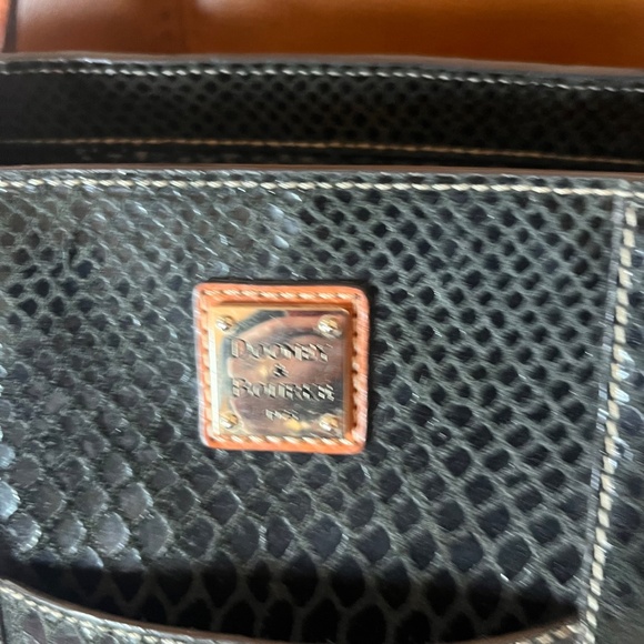 Authentic Dooney and Bourke snake print leather tote - Picture 8 of 17
